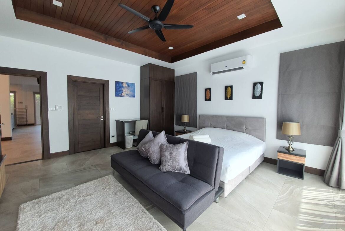 Pet-friendly 3-Bedroom House with Communal Pool