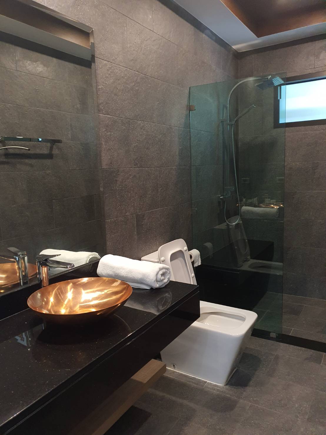 Pet-friendly 3-Bedroom House with Communal Pool