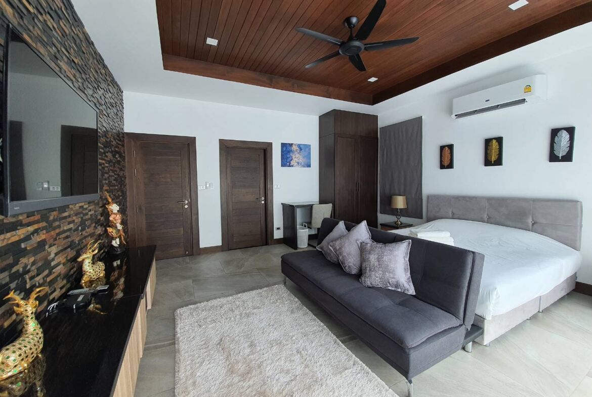 Pet-friendly 3-Bedroom House with Communal Pool