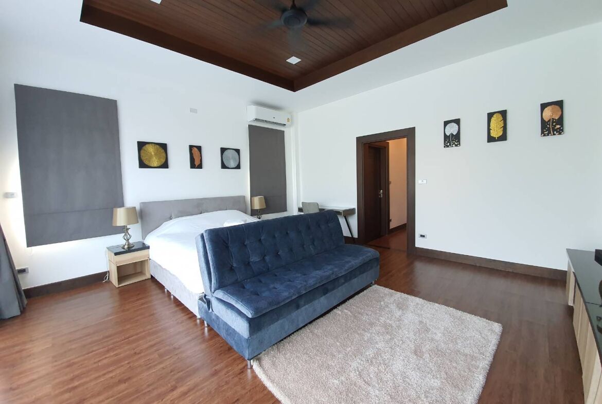 Pet-friendly 3-Bedroom House with Communal Pool