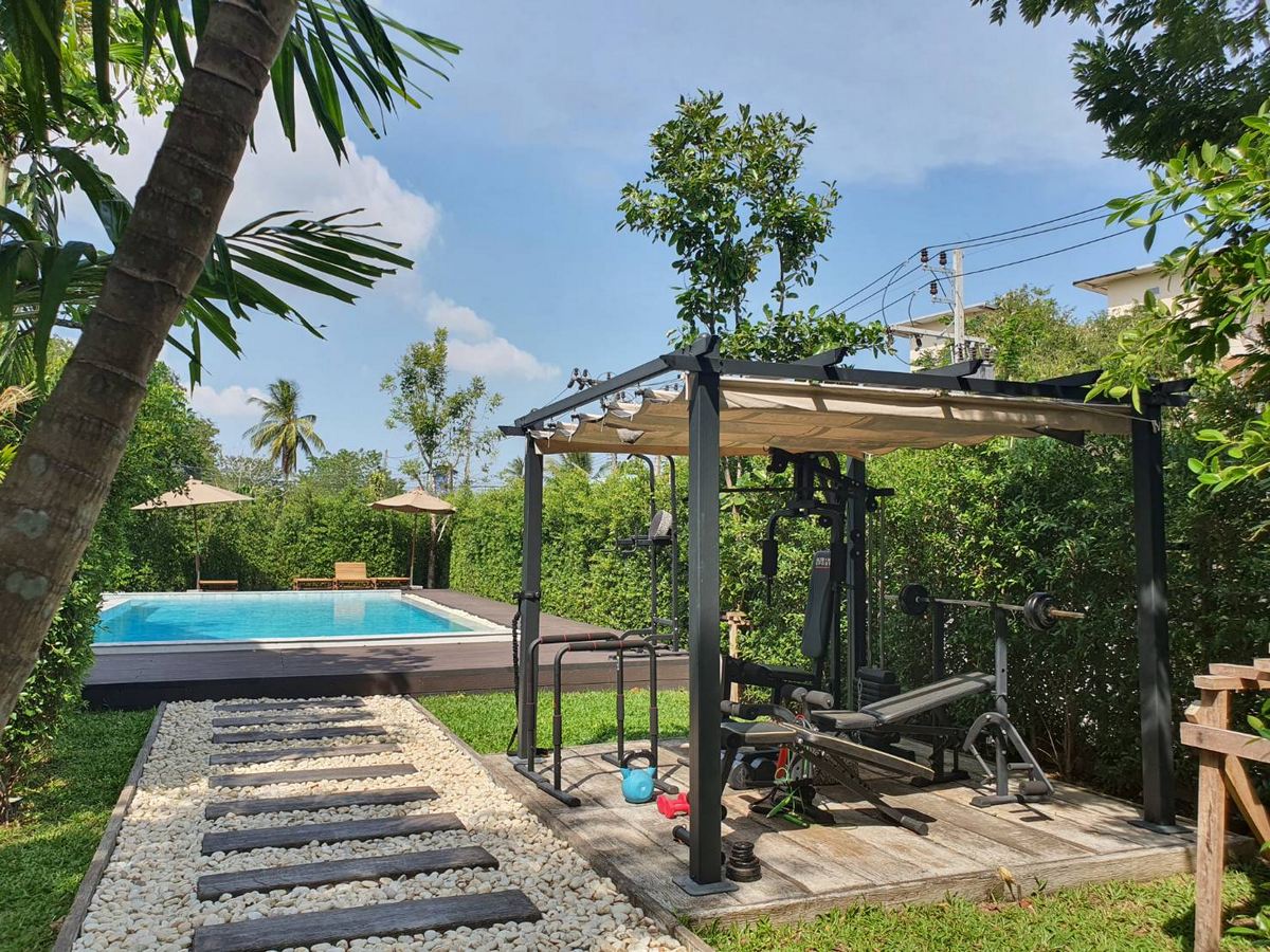 Pet-friendly 3-Bedroom House with Communal Pool
