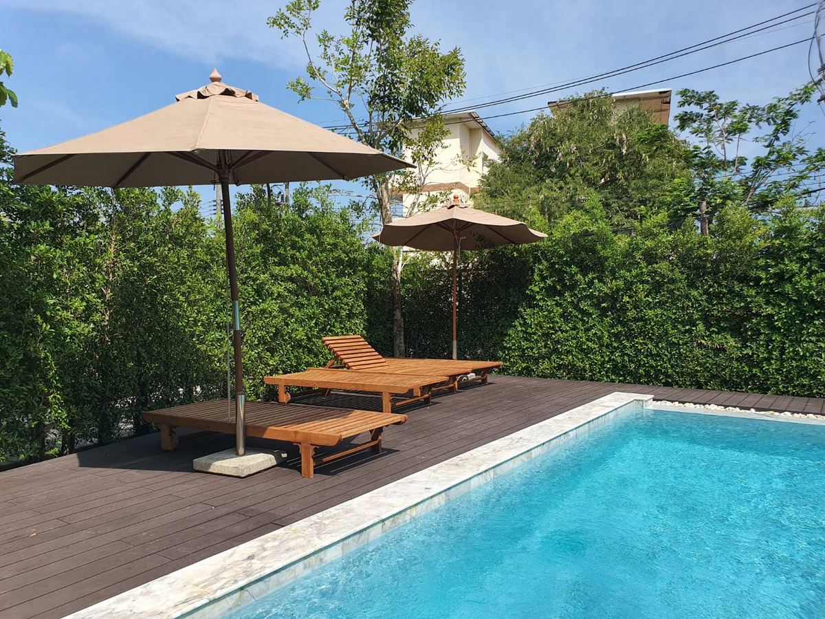 Pet-friendly 3-Bedroom House with Communal Pool