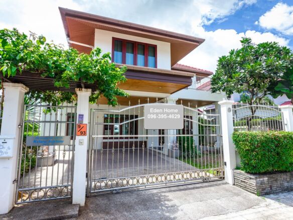 4-Bedroom Asian Contemporary House with Pool near Phuket Town