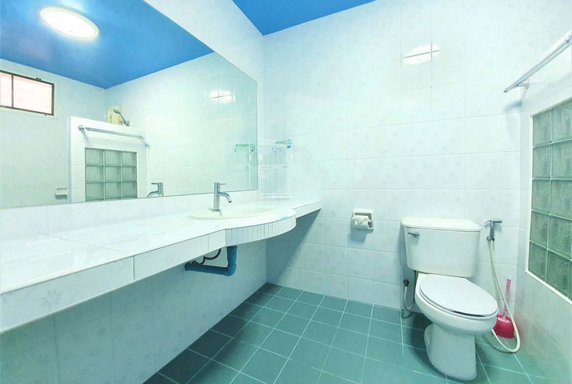2-Bedroom Townhouse in Central Patong