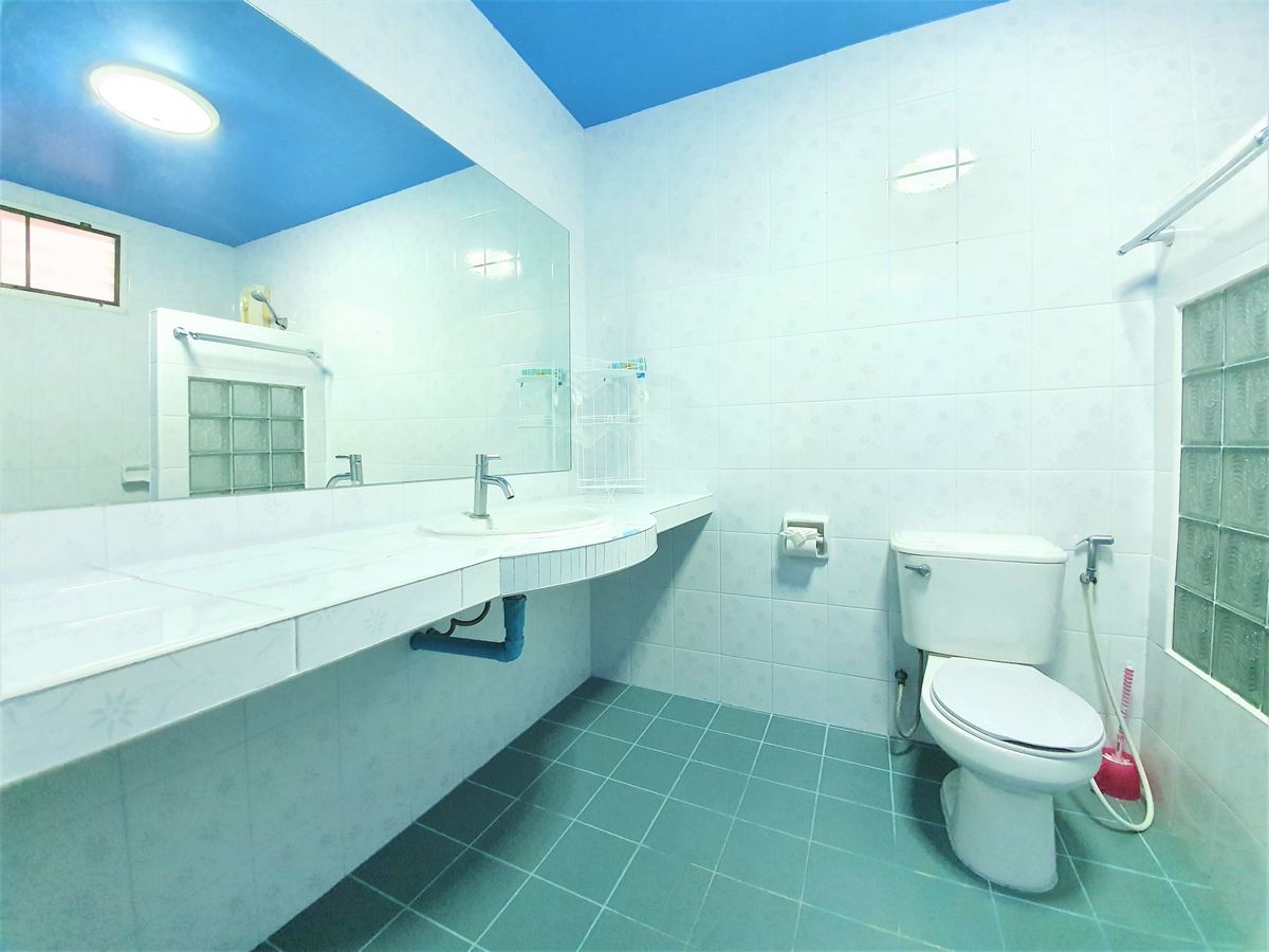 2-Bedroom Townhouse in Central Patong