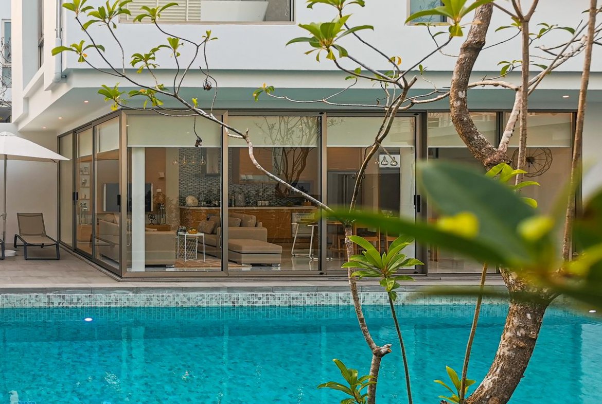 A Marvelous Modern Minimal Pool Villa