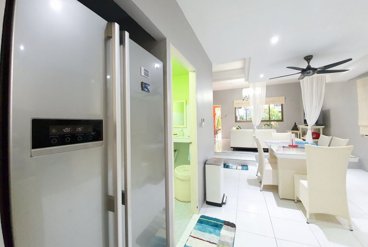 Bright & Shining Townhouse in Patong