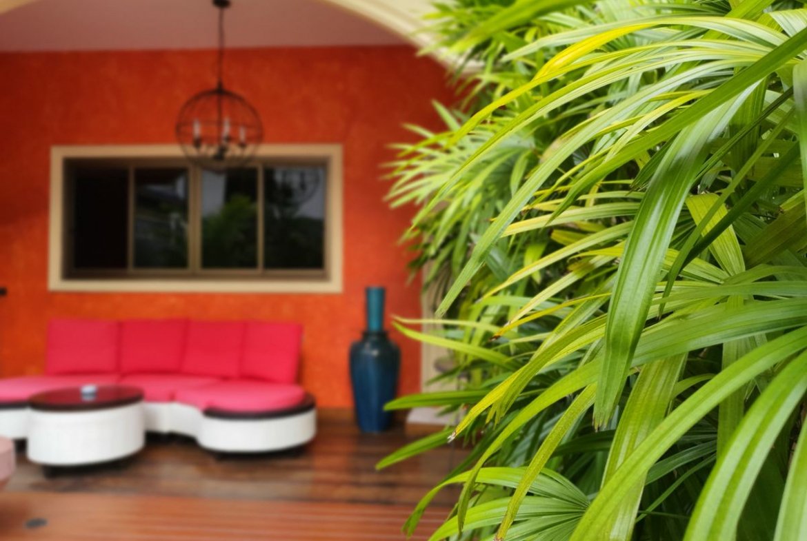 Bright & Shining Townhouse in Patong