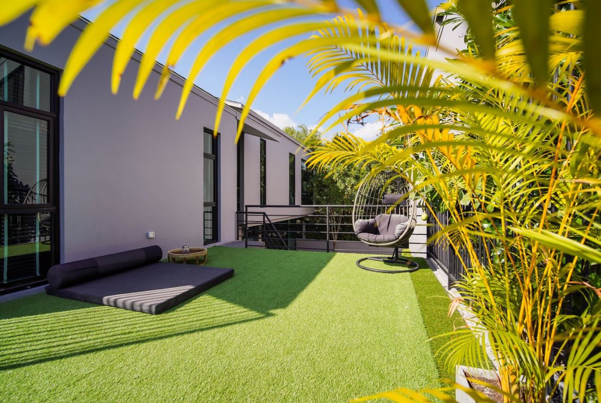 Strikingly Stylish 4-Bedroom Pool Villa