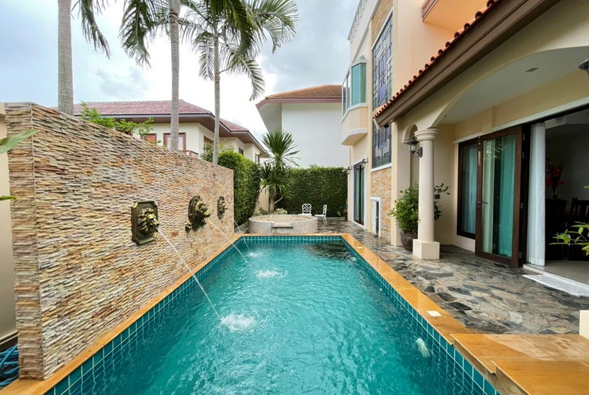 The Grand Master Pool Villa