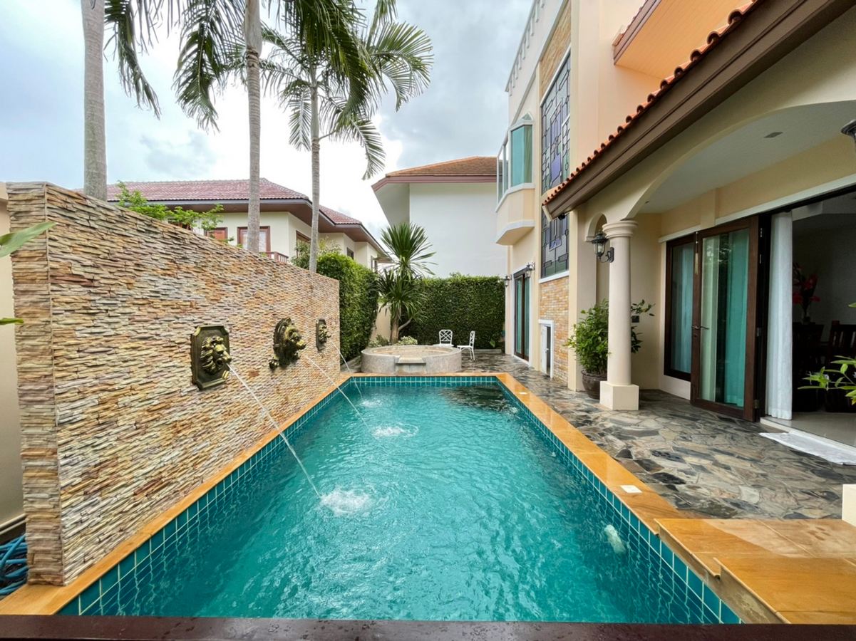 The Grand Master Pool Villa