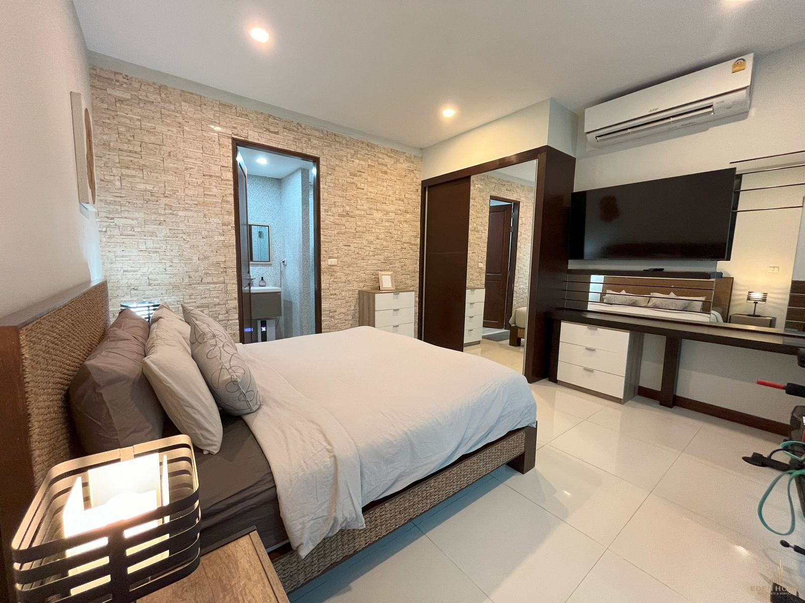 Stunning Thai Bali Tropical Pool Villa