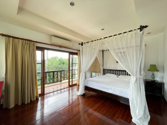The compact pool villa in Rawai