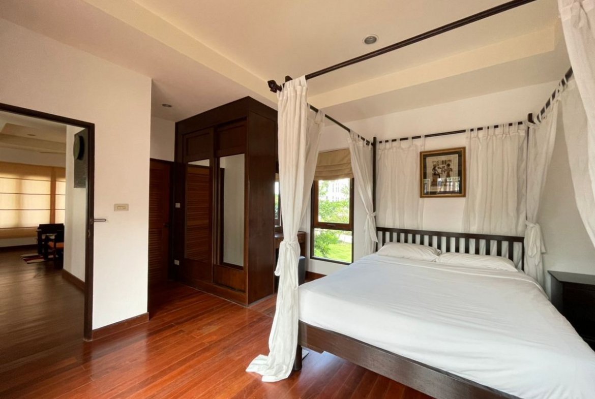 The compact pool villa in Rawai
