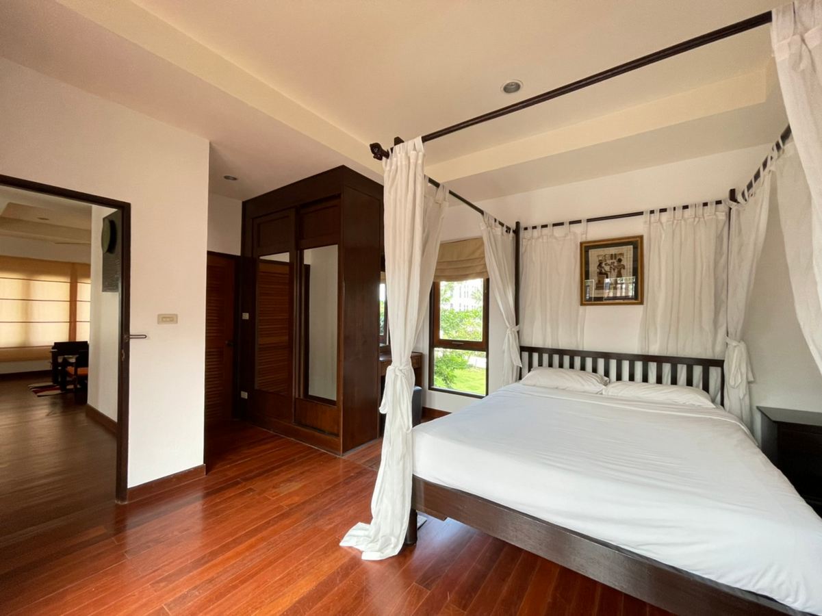 The compact pool villa in Rawai