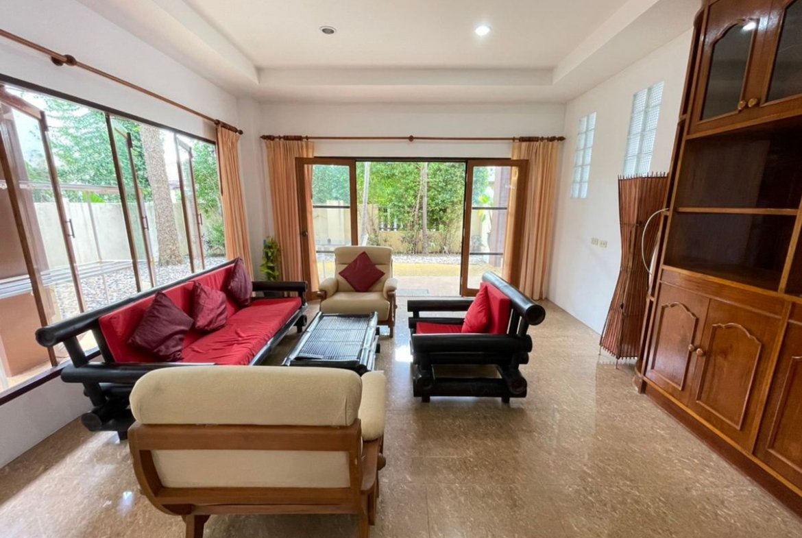 The compact pool villa in Rawai