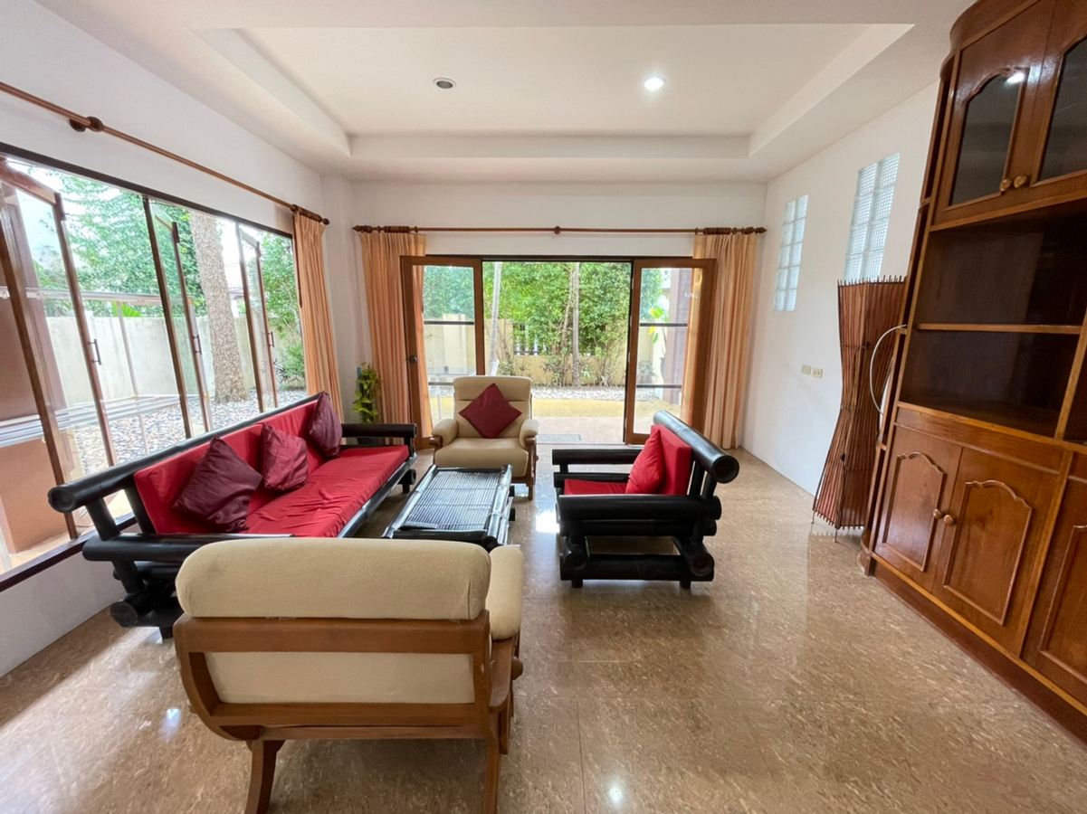 The compact pool villa in Rawai