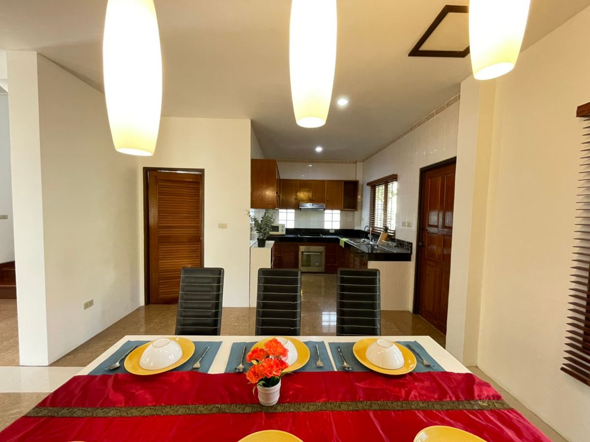 The compact pool villa in Rawai