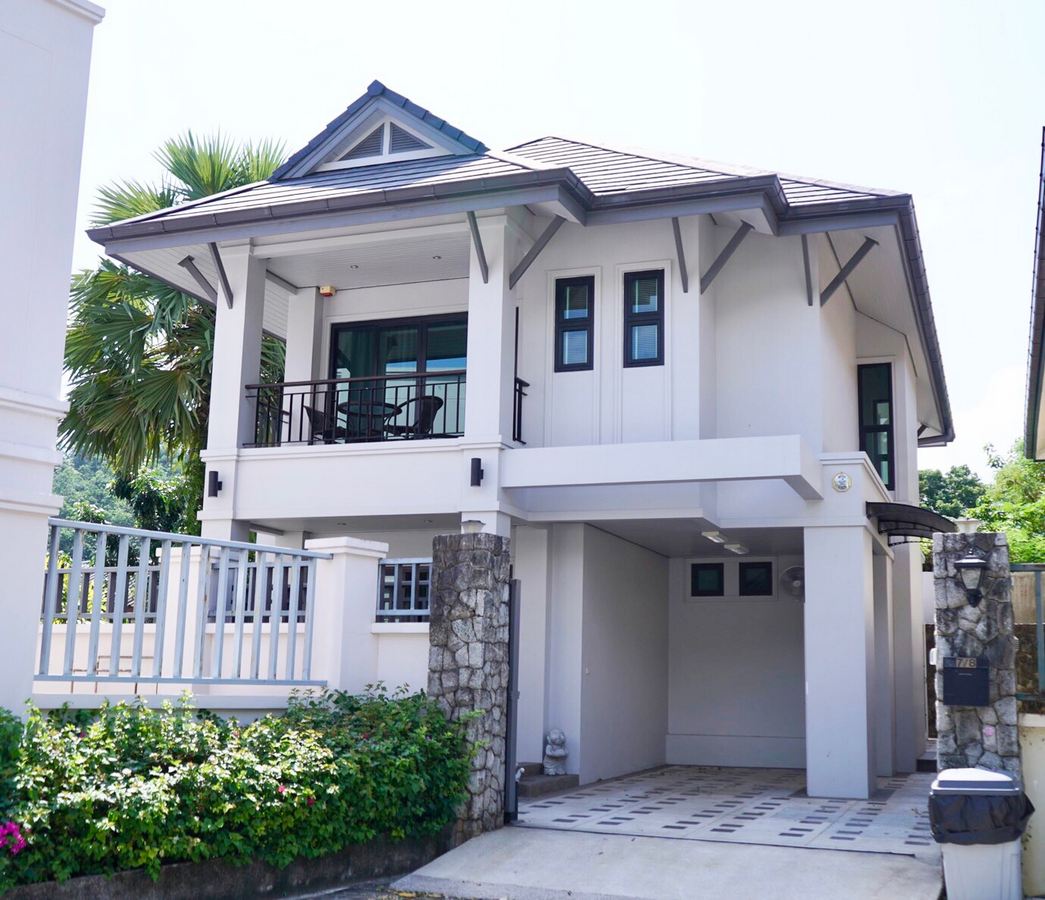 Modern House Karon