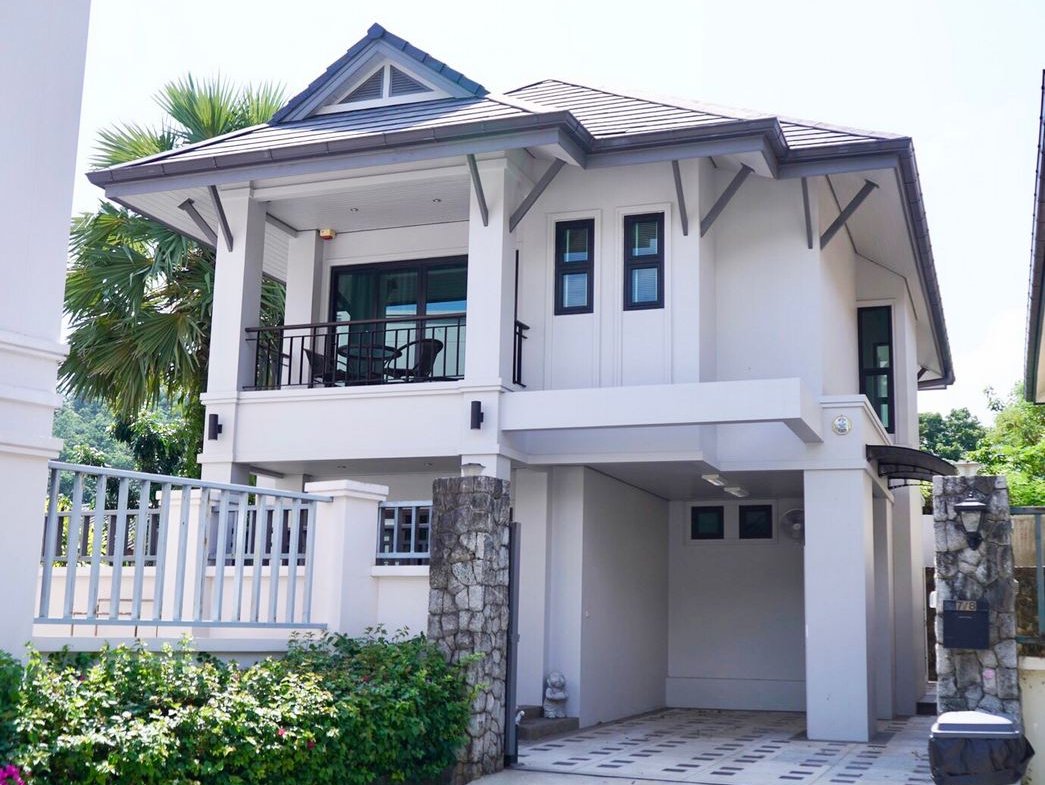 Modern House Karon