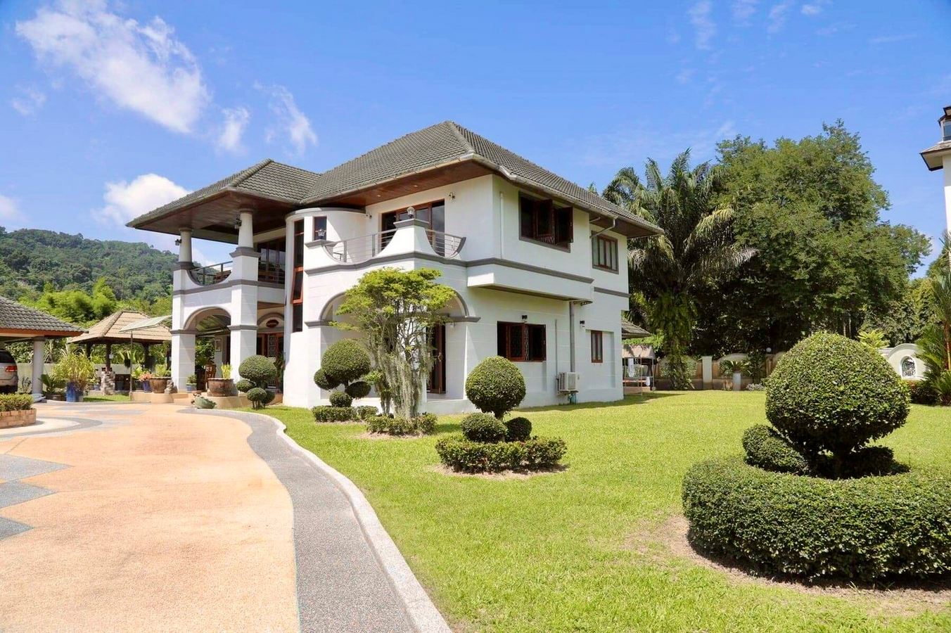 Gigantic House Kathu