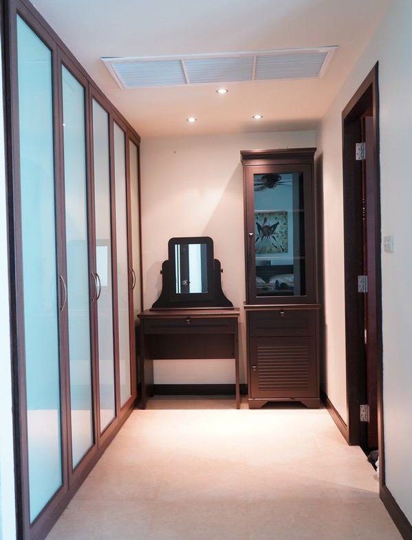 Modern House Karon