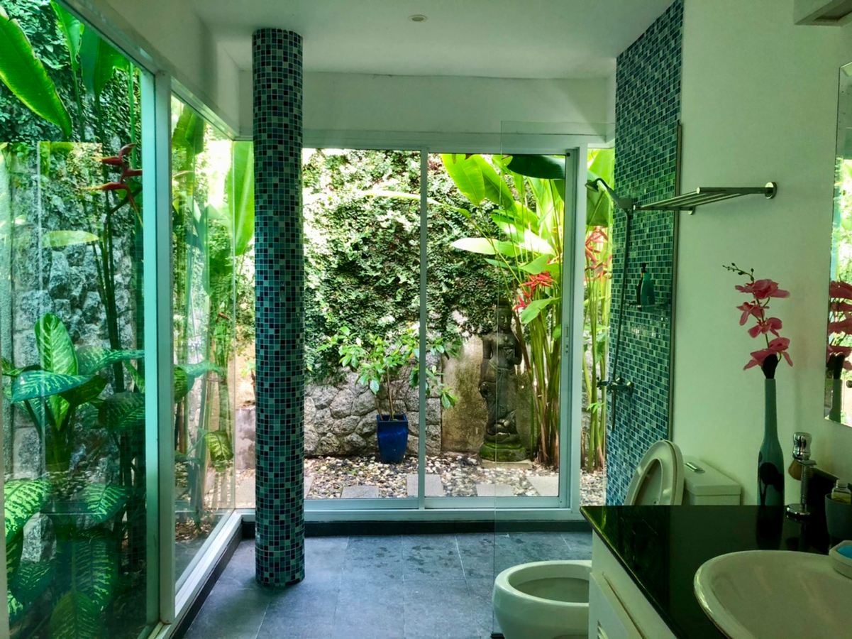 Layan Elegant Modern House