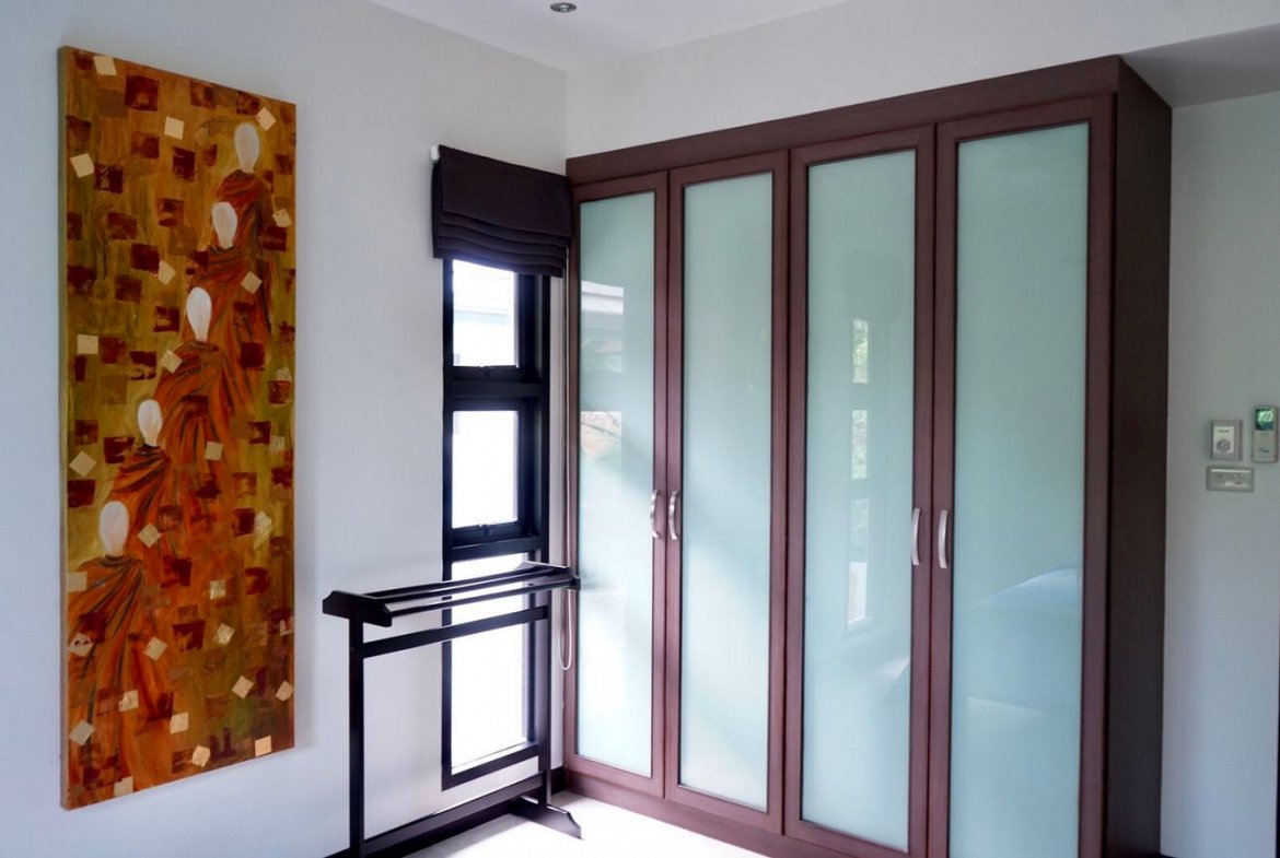 Modern House Karon