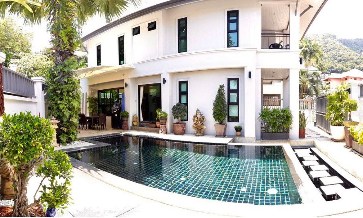 Modern House Karon