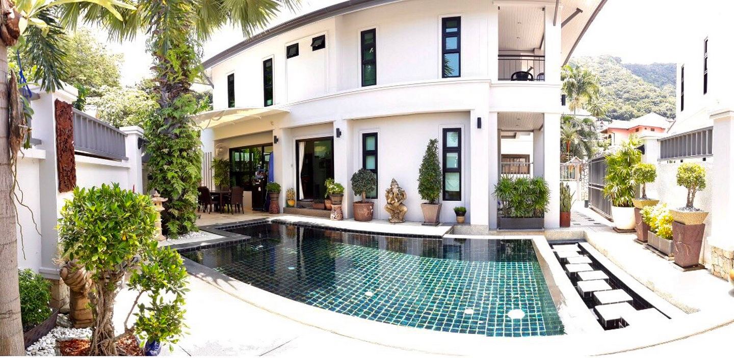 Modern House Karon