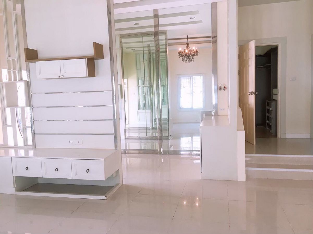 Sparkling House