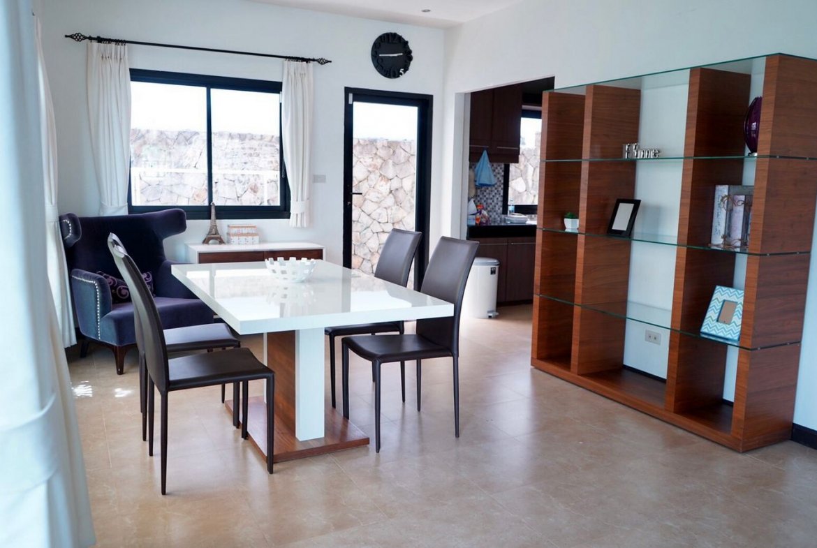 Modern House Karon