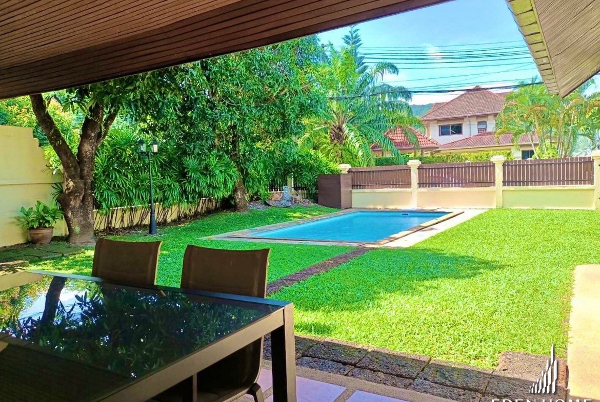 Thai Décor Pool House