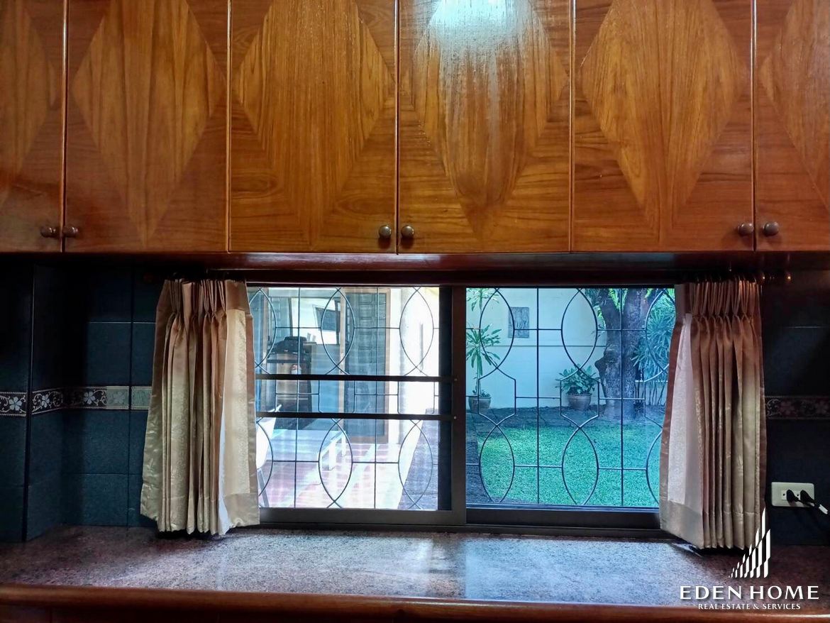Thai Décor Pool House