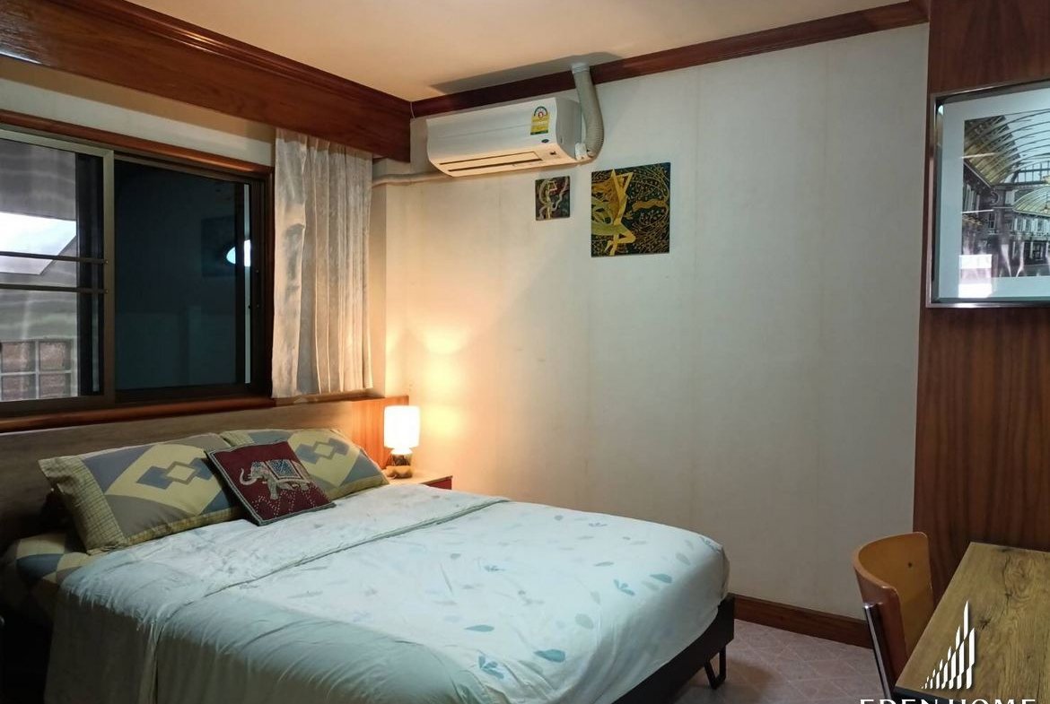 Thai Décor Pool House