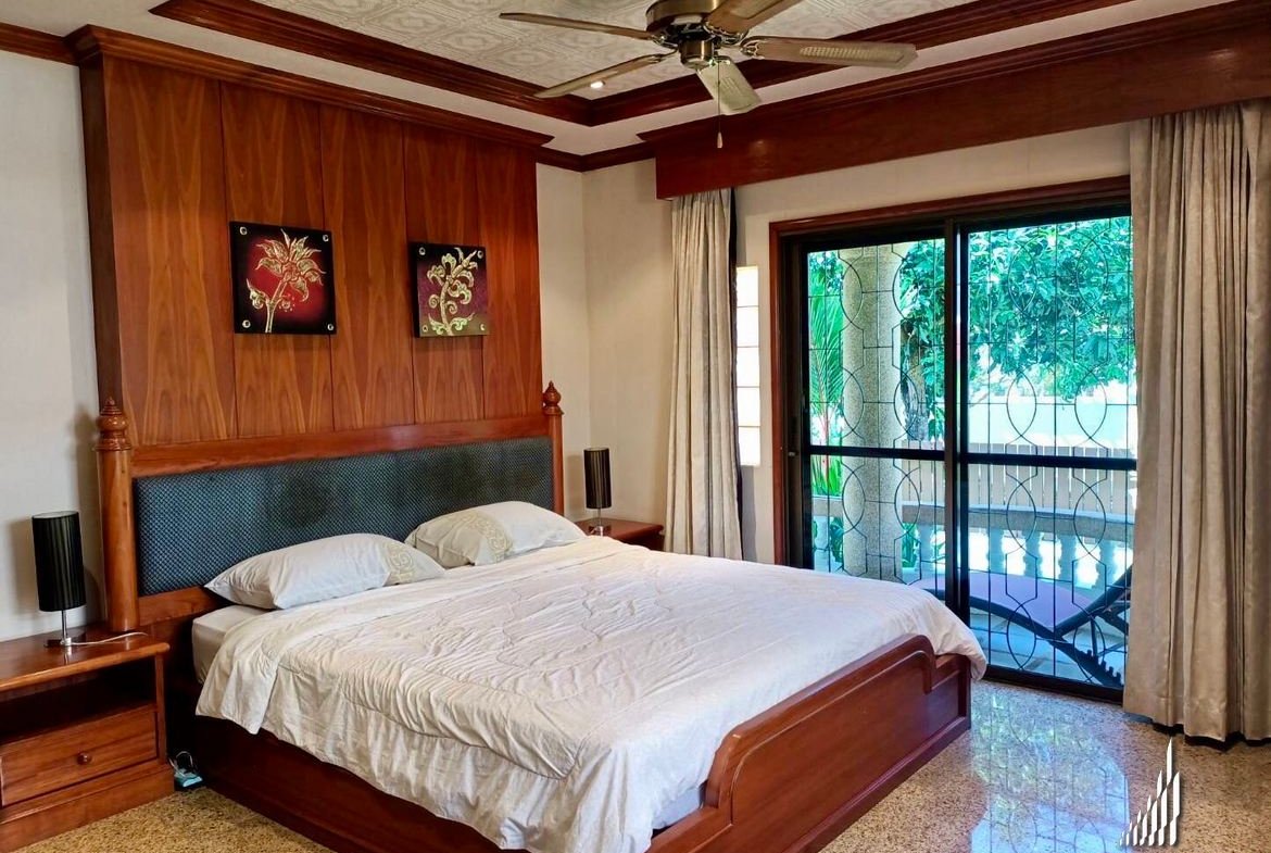 Thai Décor Pool House