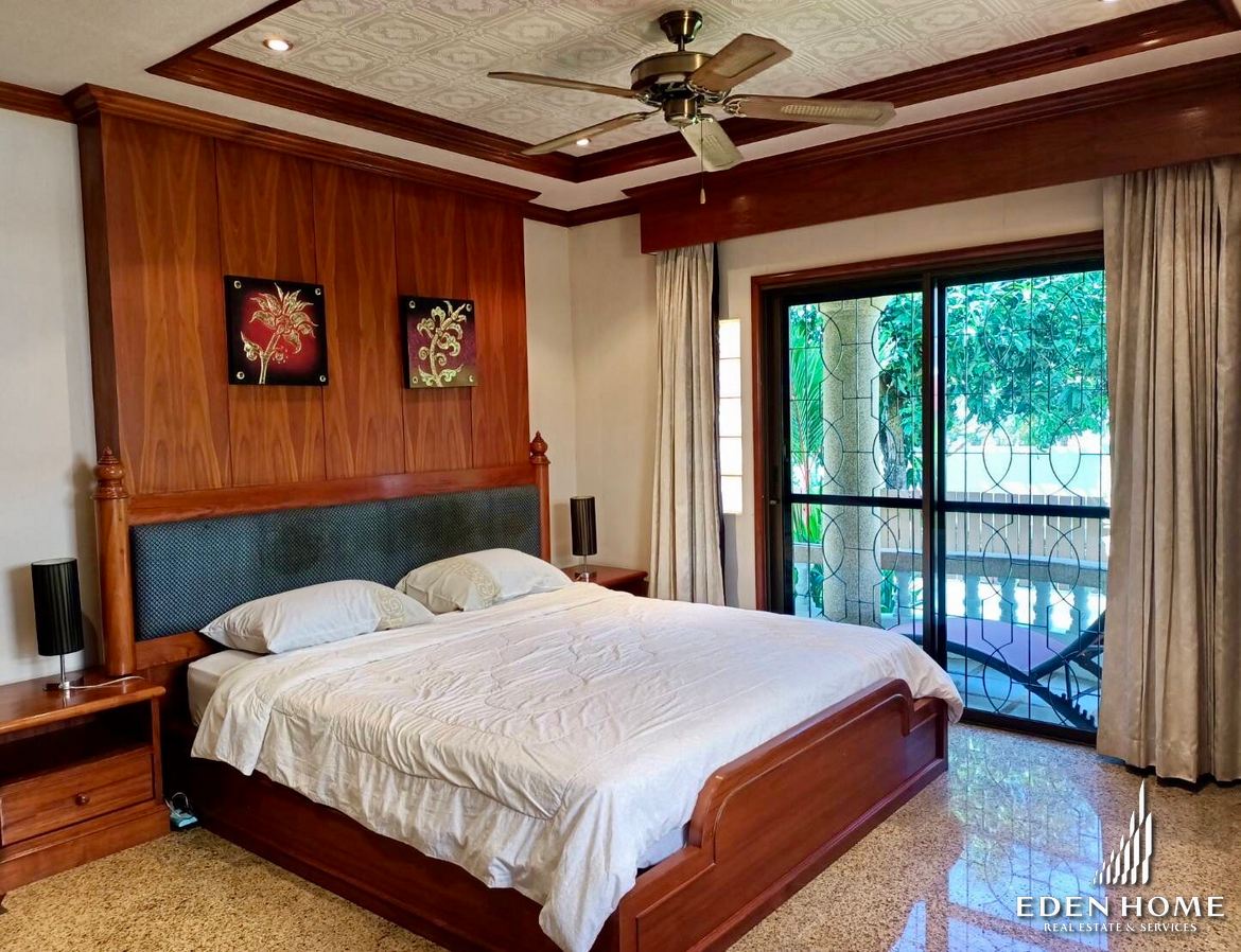 Thai Décor Pool House