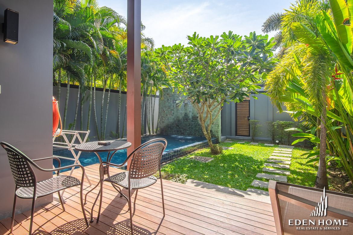West Meet East Pool Villa