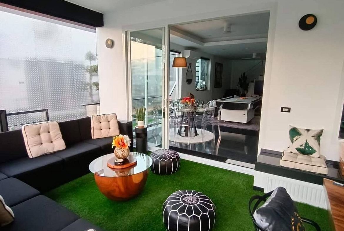 The Luxury Hollywood style.
