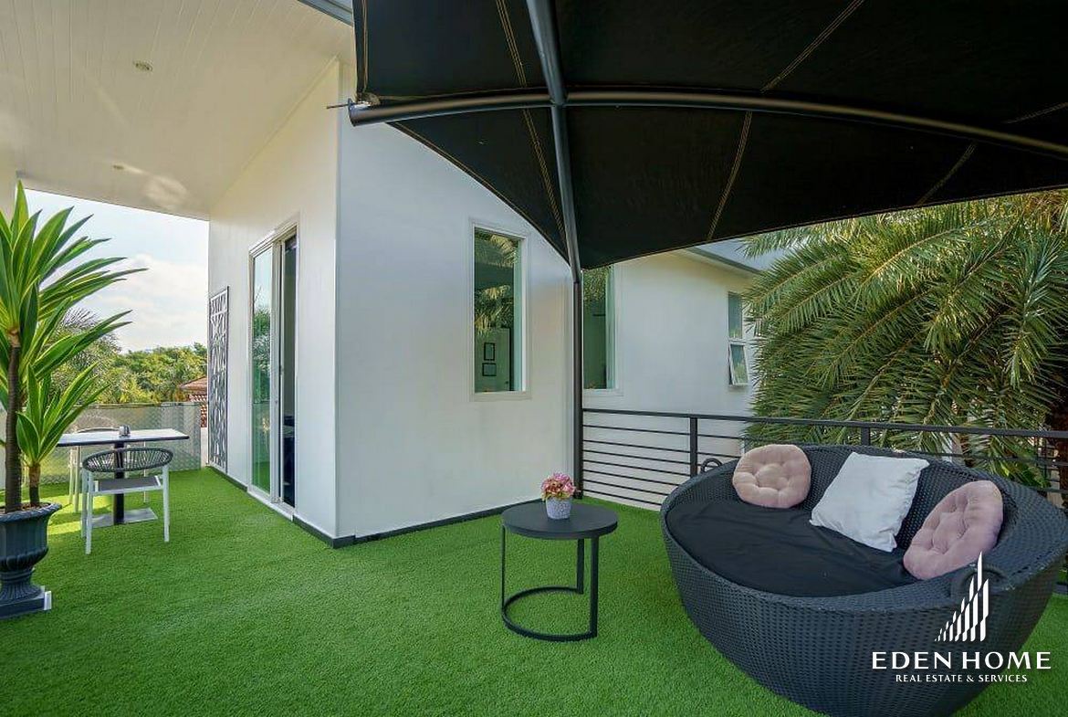 The Luxury Hollywood style.