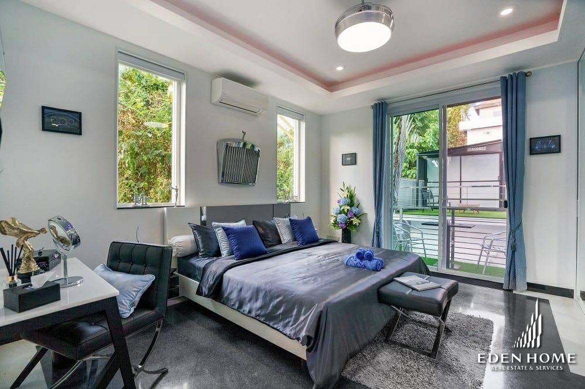 The Luxury Hollywood style.