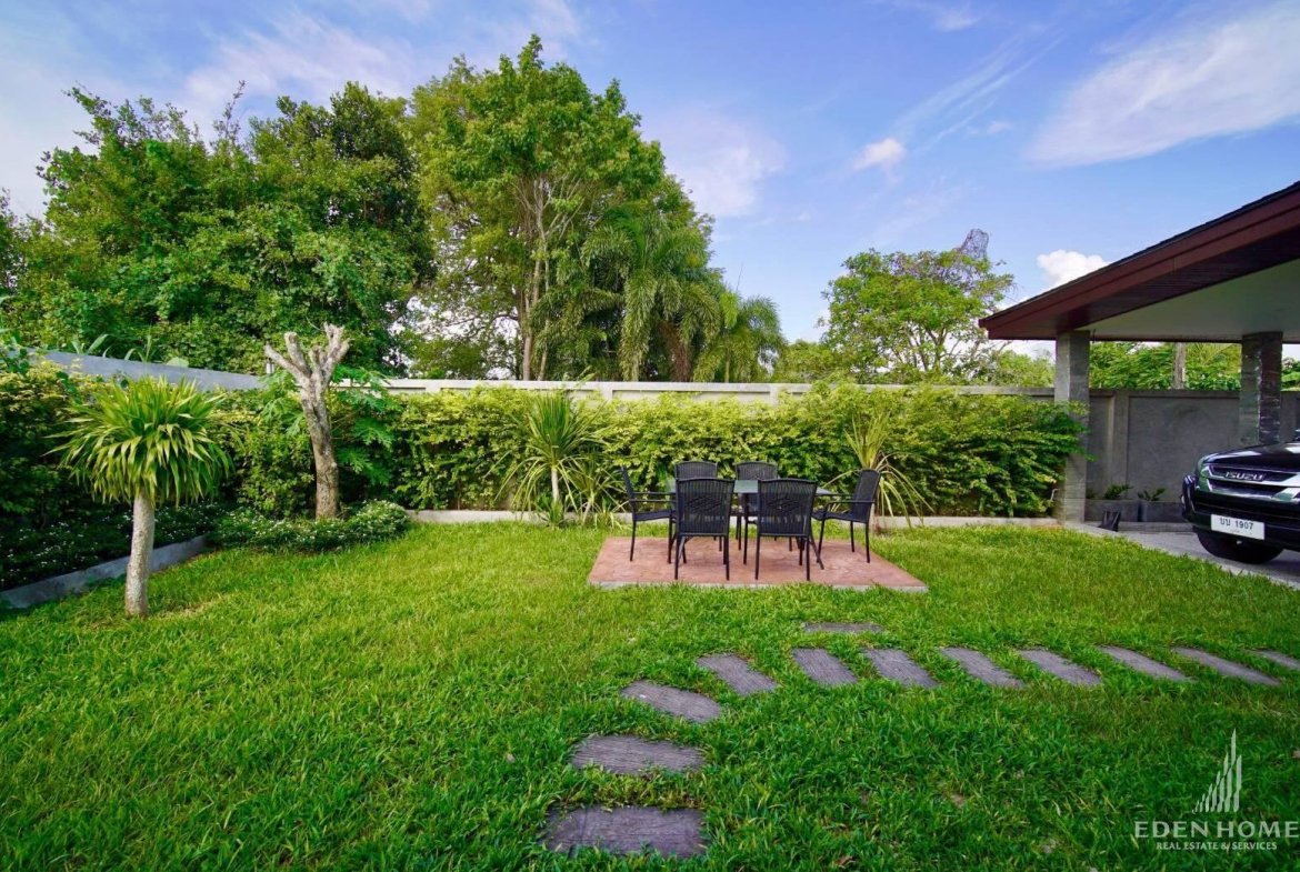 A Garden Style Pool Villa