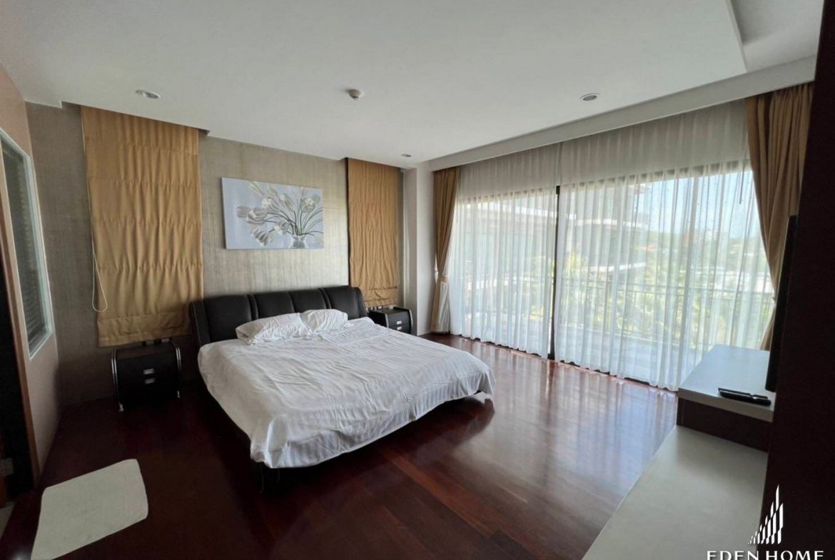 The Lakeview Condo