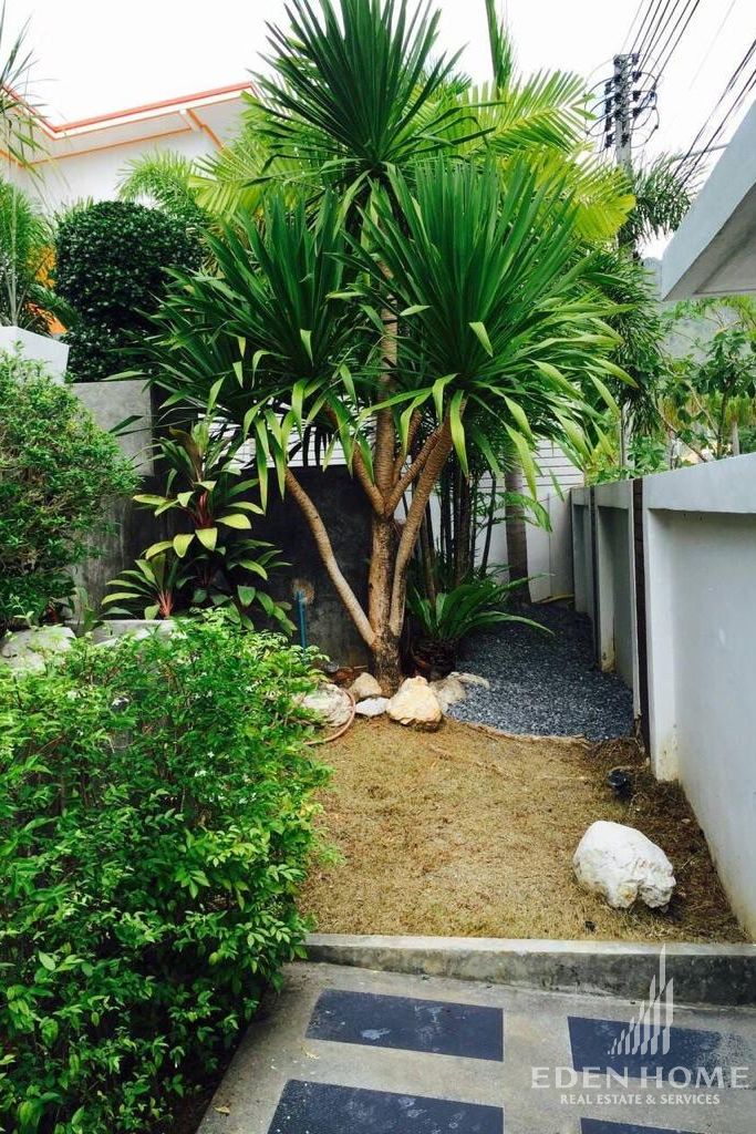 Rock Garden_6 A Cozy Rocky House