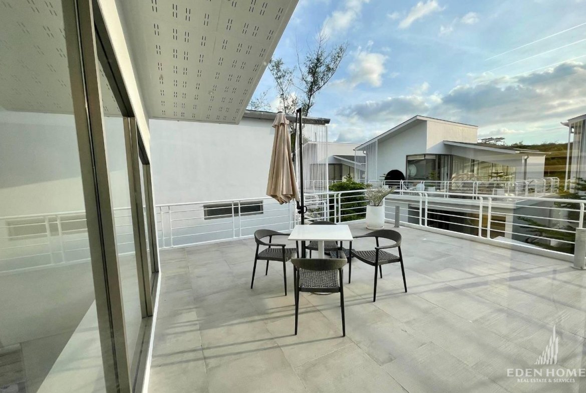 The Minimal Modern Pool Villa