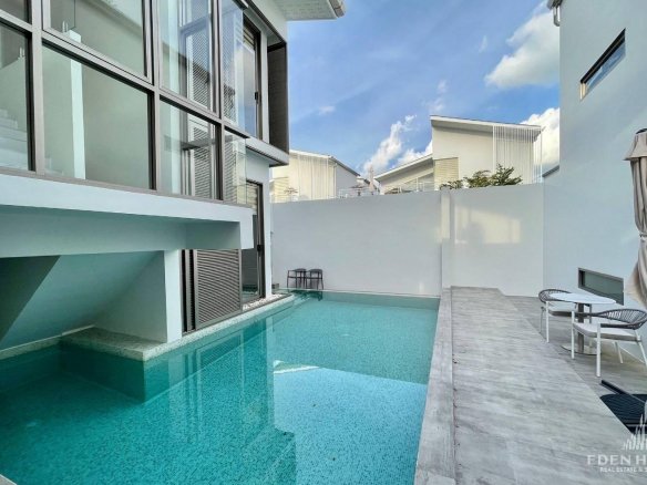 The Minimal Modern Pool Villa
