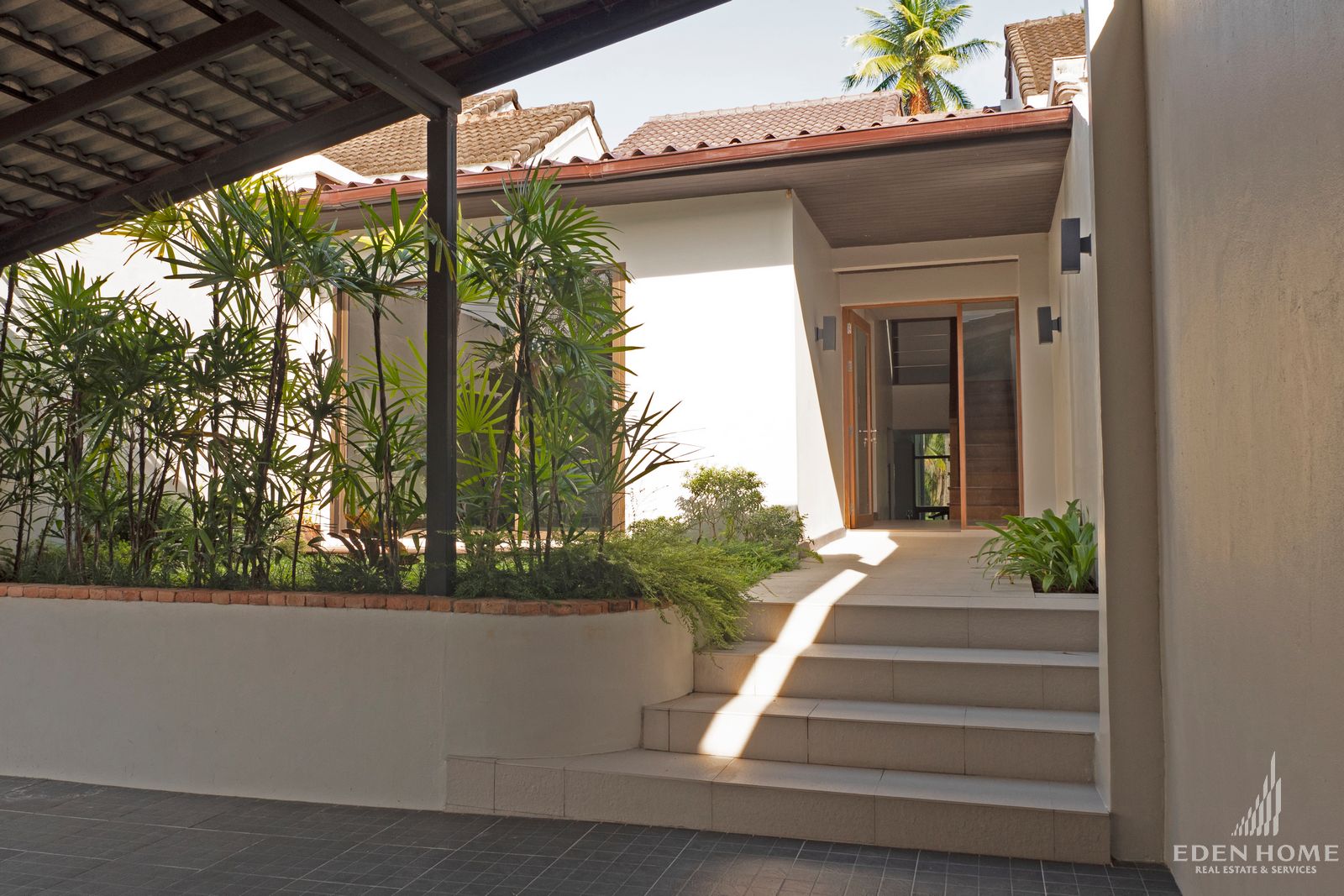 For Sale NOW! Golf View House