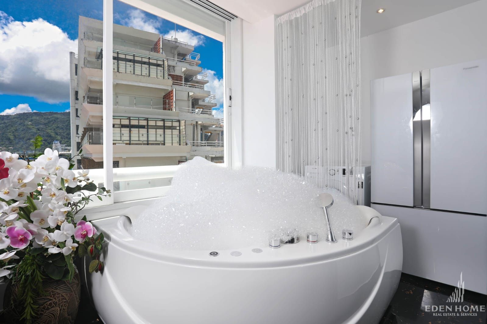 Luxury Sea View condominium in the heart of Patong