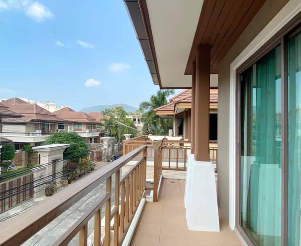 Newly Renovated House For Sale!!
