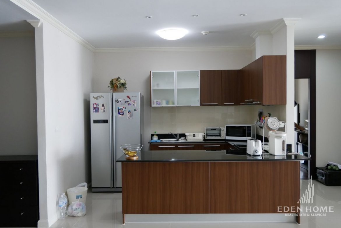 Urgent! A condominium in Kathu for Rent and Sale !!